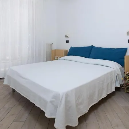 Geraumige Und Moderne Ferienwohnung An Der Italienischen Riviera Zwischen Alassio Und Finale Ligure *