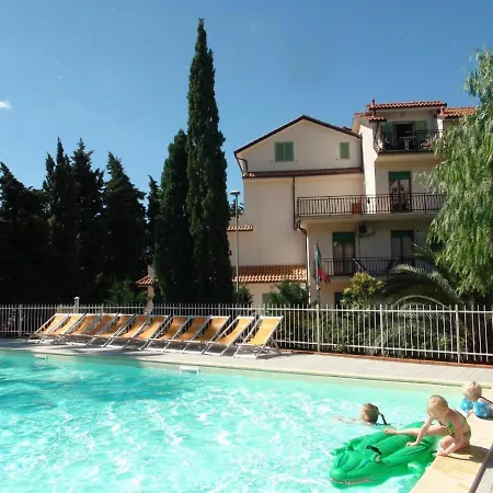 Geraumige Und Moderne Ferienwohnung An Der Italienischen Riviera Zwischen Alassio Und Finale Ligure Pietra Ligure