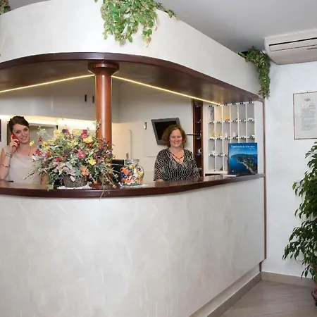 Geraumige Und Moderne Ferienwohnung An Der Italienischen Riviera Zwischen Alassio Und Finale Ligure * Pietra Ligure